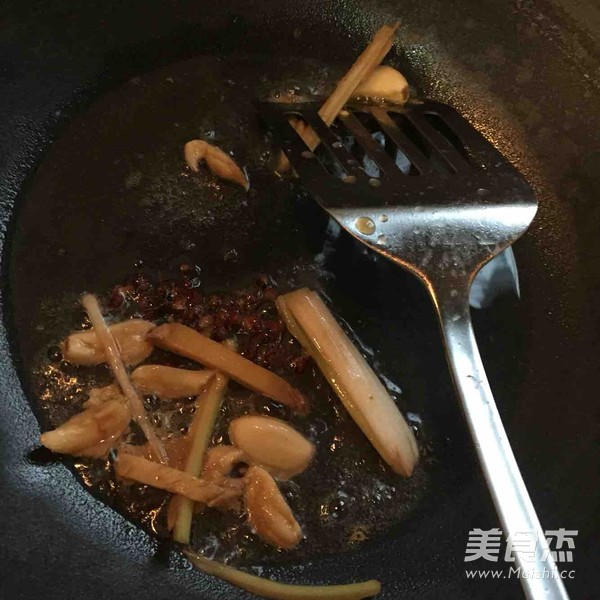 Delicious Braised Wuchang Fish recipe