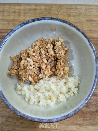 Steamed Abalone with Garlic recipe