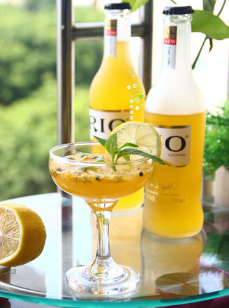 Rio Passionfruit Lemon Orange Vodka Cocktail recipe