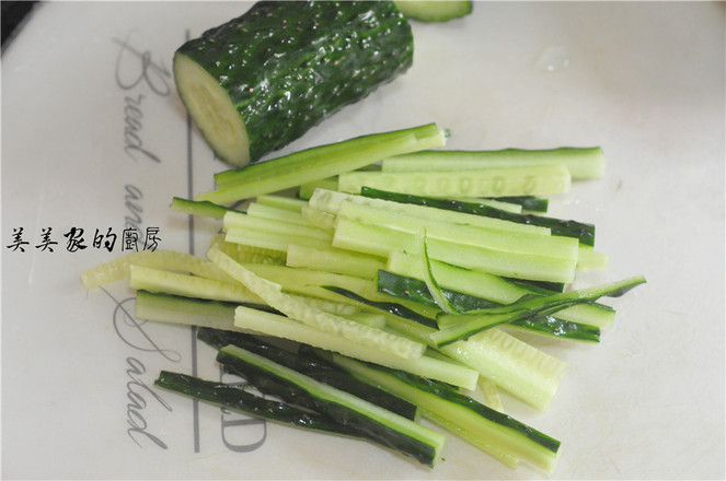 Cucumber Jelly with Preserved Egg recipe