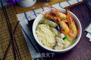 Shrimp Noodle Soup with Razor Clams recipe