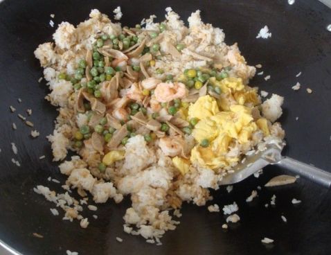 Fried Rice with Shrimp, Fish Ball and Egg recipe