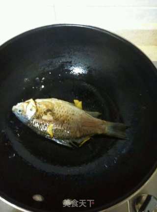 Cabbage Crucian Fish Soup recipe