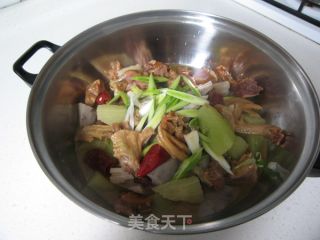 My Pot: Hot, Spicy and Delicious Dish---banya Lettuce Fragrant Pot recipe