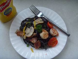 [shi Shangqi Western Food Competition Area]: Italian Style---bacon, Mushrooms, Shrimps and Squid Sauce Noodles recipe