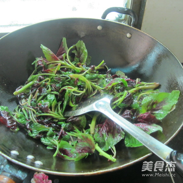 Stir-fried Amaranth with Minced Garlic recipe