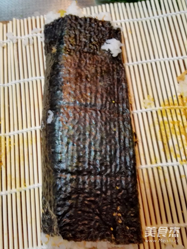 Multi Spring Fish Roe Sushi Roll recipe