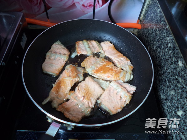Fried and Baked Salmon Bone recipe