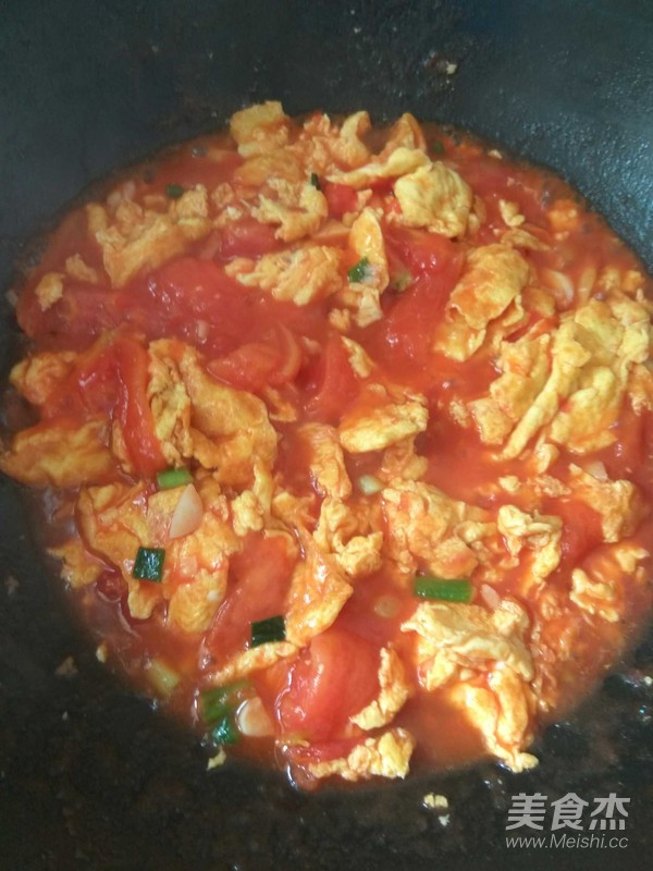 Scrambled Eggs with Tomatoes recipe