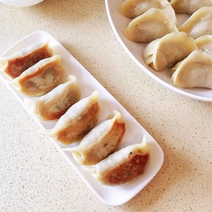 Fried Noodles and Vegetarian Dumplings recipe