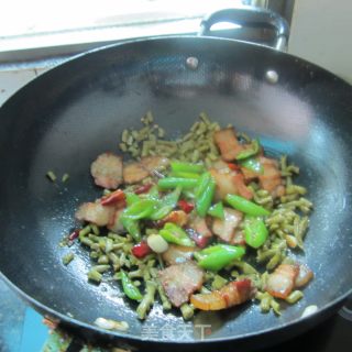 Stir-fried Bacon with Salted Beans recipe