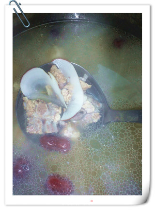 Nourishing Yin and Nourishing Lungs--sea Coconut Pork Rib Soup recipe