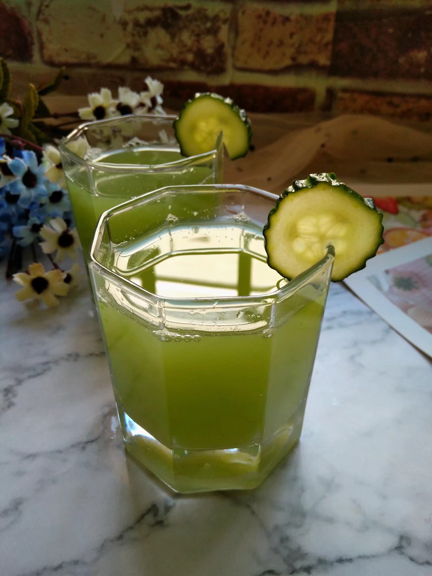 Cucumber Honey Pear Juice recipe