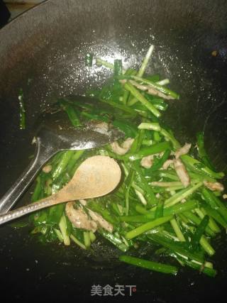 Stir-fried Spring Leek with Shredded Pork recipe