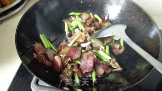 Stir-fried Garlic Sprouts with Smoked Bacon recipe