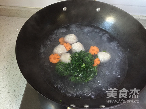 Shepherd's Purse Fish Ball Vermicelli Soup recipe