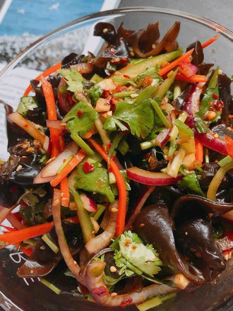 Cold Vegetable Fungus Mixed with Three Shreds recipe