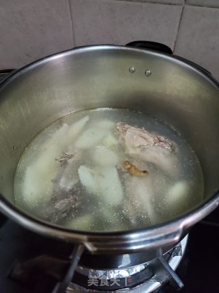 Duck Skeleton Yam in Clay Pot recipe