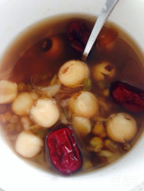 Lotus Seed Mung Bean and Red Date Soup recipe