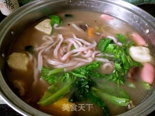 Hot Pot Hand Rolled Noodles with Purple Cabbage Sauce recipe