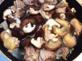 Simple and Easy to Make Delicious Mushroom Chicken Soup recipe