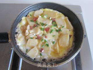 Egg Hug Sausage Rice Cake recipe