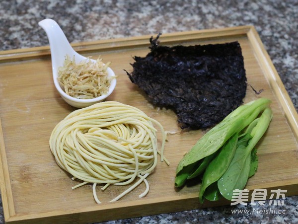 Egg Noodles with Shrimp Skin and Seaweed recipe