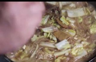Pork and Cabbage Stewed Vermicelli--winter Healthy Vegetable recipe
