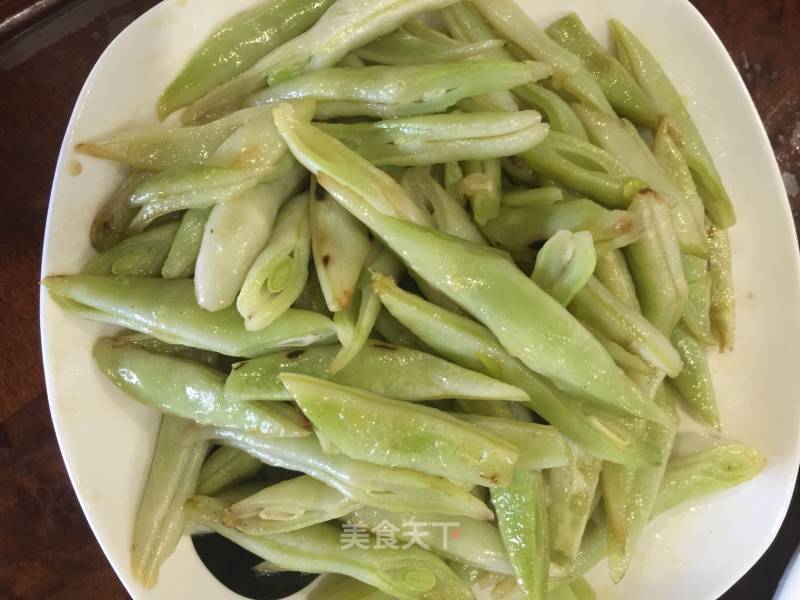 Vegetarian Stir-fried Clover Beans recipe