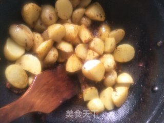 Fish-flavored Small Potatoes recipe