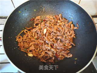 Stir-fried Shredded Pork with Wild Artemisia recipe