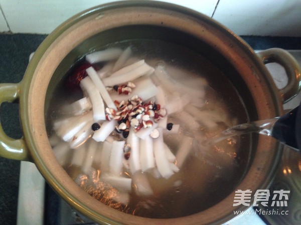 Cantonese Coconut Chicken Soup recipe
