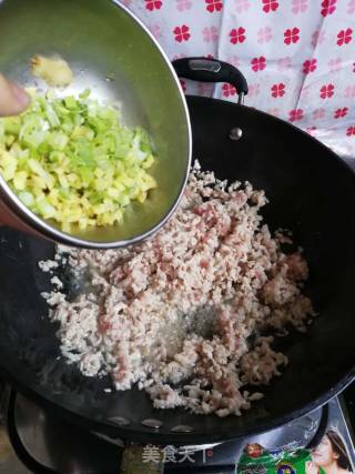 Hand-made Noodles with Fried Noodles recipe