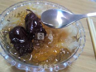 Stewed Tremella with Peach Gum recipe