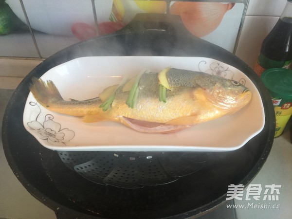 Steamed Yellow Croaker recipe