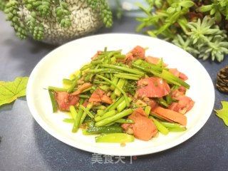 Stir-fried Garlic Moss with Water Spinach Root recipe