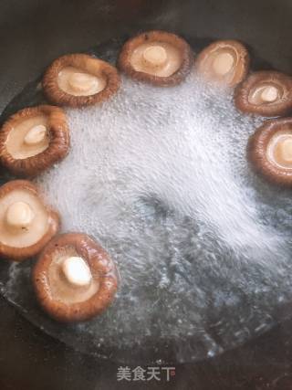 Stir-fried Mushrooms with Sliced Pork recipe