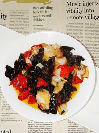 Stir-fried Cabbage Slices with Black Fungus recipe