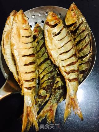 Fried Sea Crucian Carp recipe