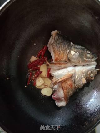 Stewed Fish Head with Mushroom and Tofu recipe