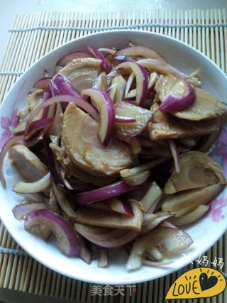 Bitter Sausage Mixed with Onions recipe