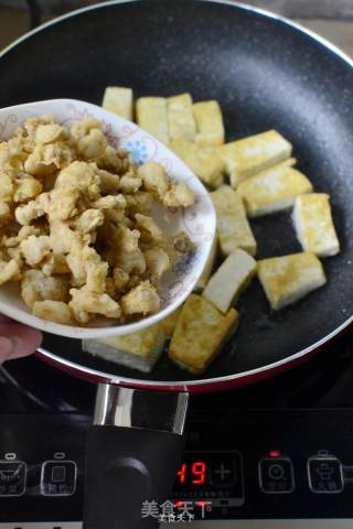 Braised Tofu with Lard Residue recipe