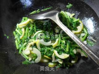 Leishan Stir-fried Chrysanthemum recipe