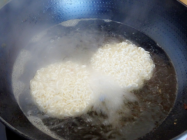Fried Noodles with Sauce recipe