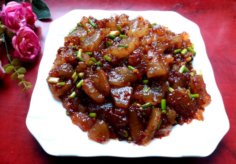 Stir-fried Jelly with Garlic Sprouts recipe