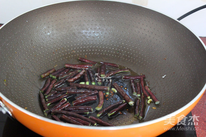 Braised Noodles with Beans recipe