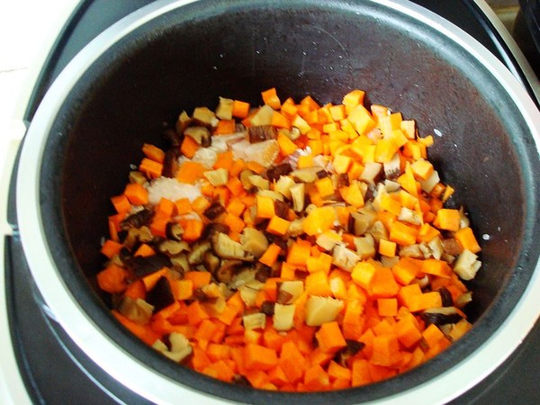 Rice Cooker Bacon Claypot recipe
