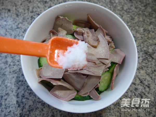 Pig Tongue Mixed with Cucumber recipe