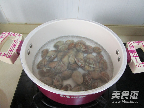 Sea Cucumber and Clams Stewed Egg recipe