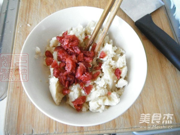 Lotus Seed Cranberry Snowy Mooncakes recipe